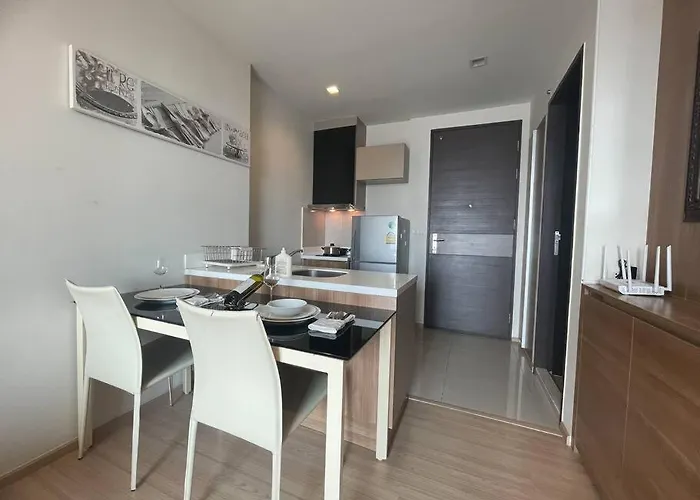 Opulence Riverview With Train Access *