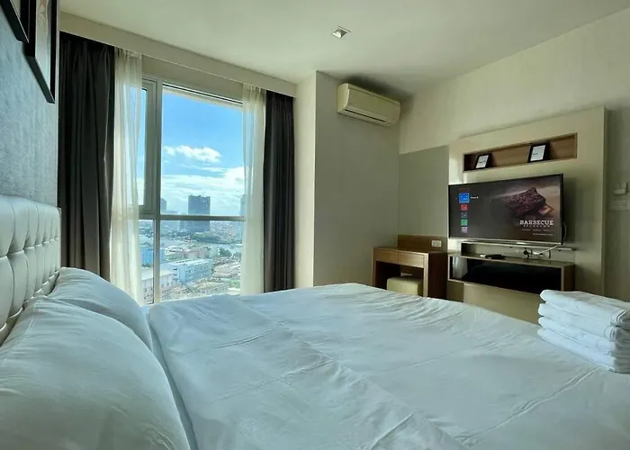 Apartment Opulence Riverview With Train Access