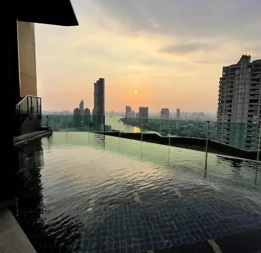 Opulence Riverview With Train Access Apartment *